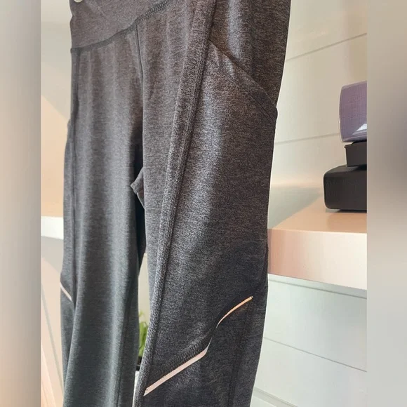 Xersion ankle length leggings size medium - Picture 3 of 5